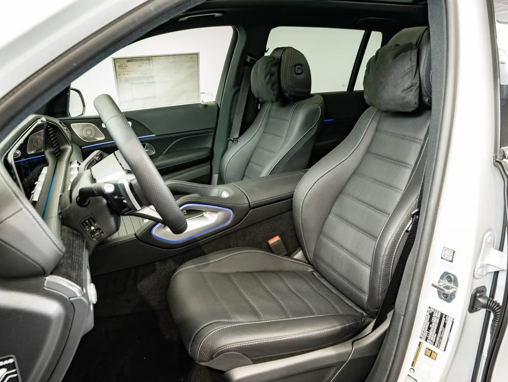 New 2026 Moonlight White Mercedes-Benz GLS 450 image 25