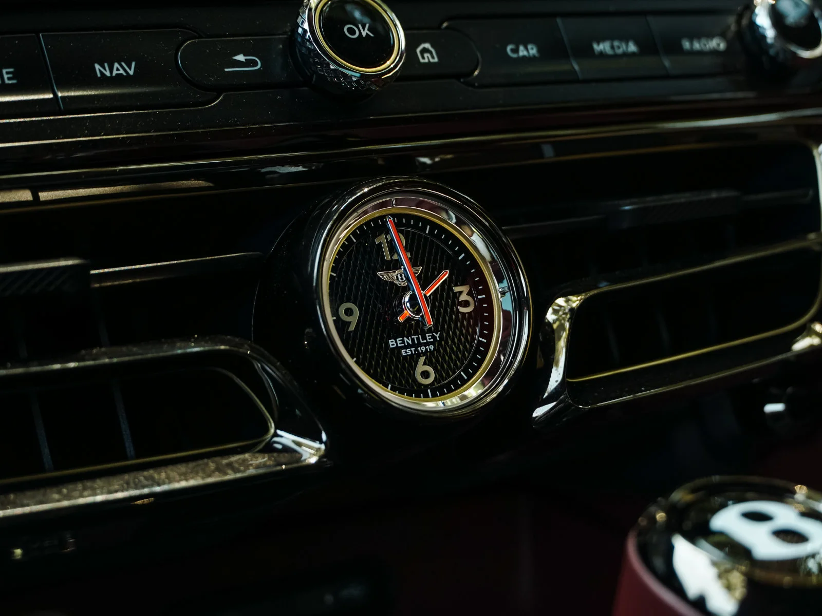 2025 Bentley Flying Spur - Photo 15