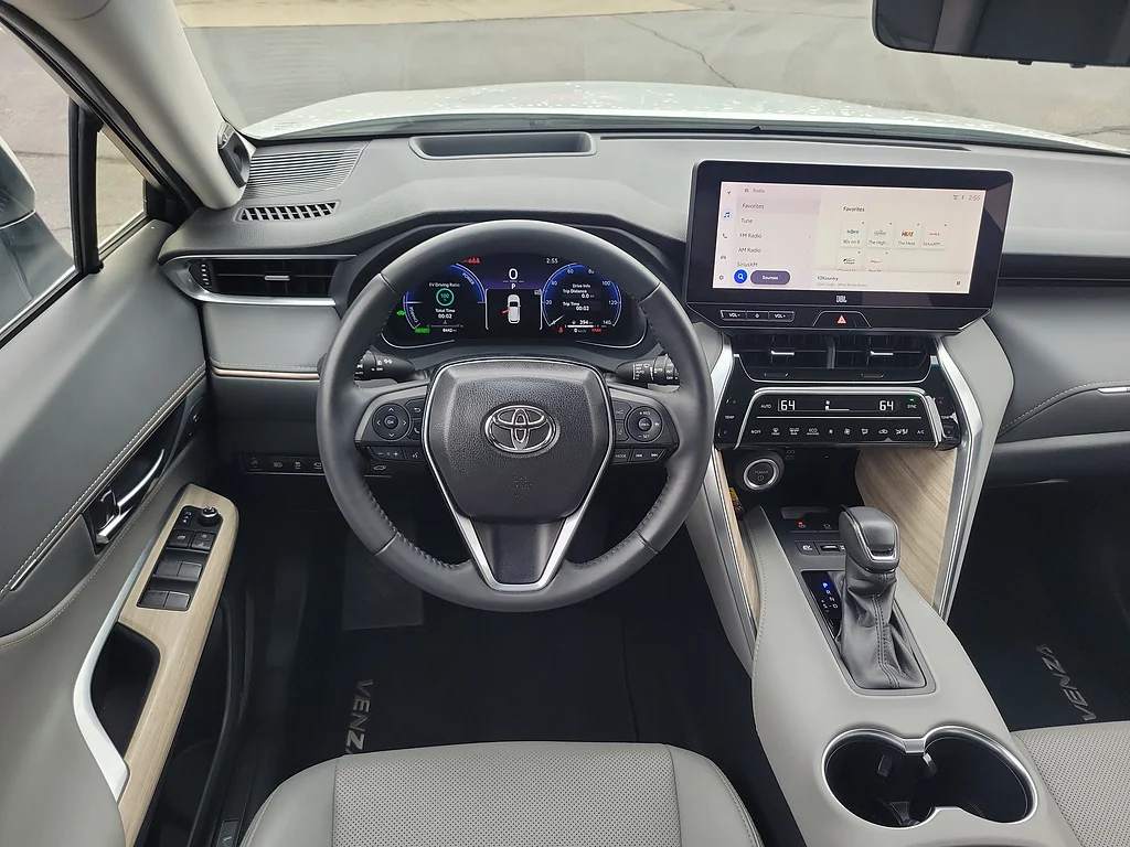 2023 Toyota Venza Limited, photo 10 of 12