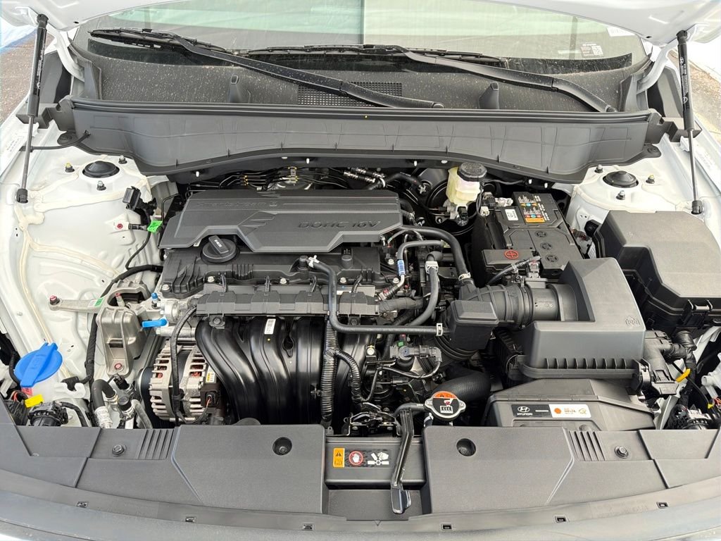 Used 2026 Atlas White Hyundai SE image 24