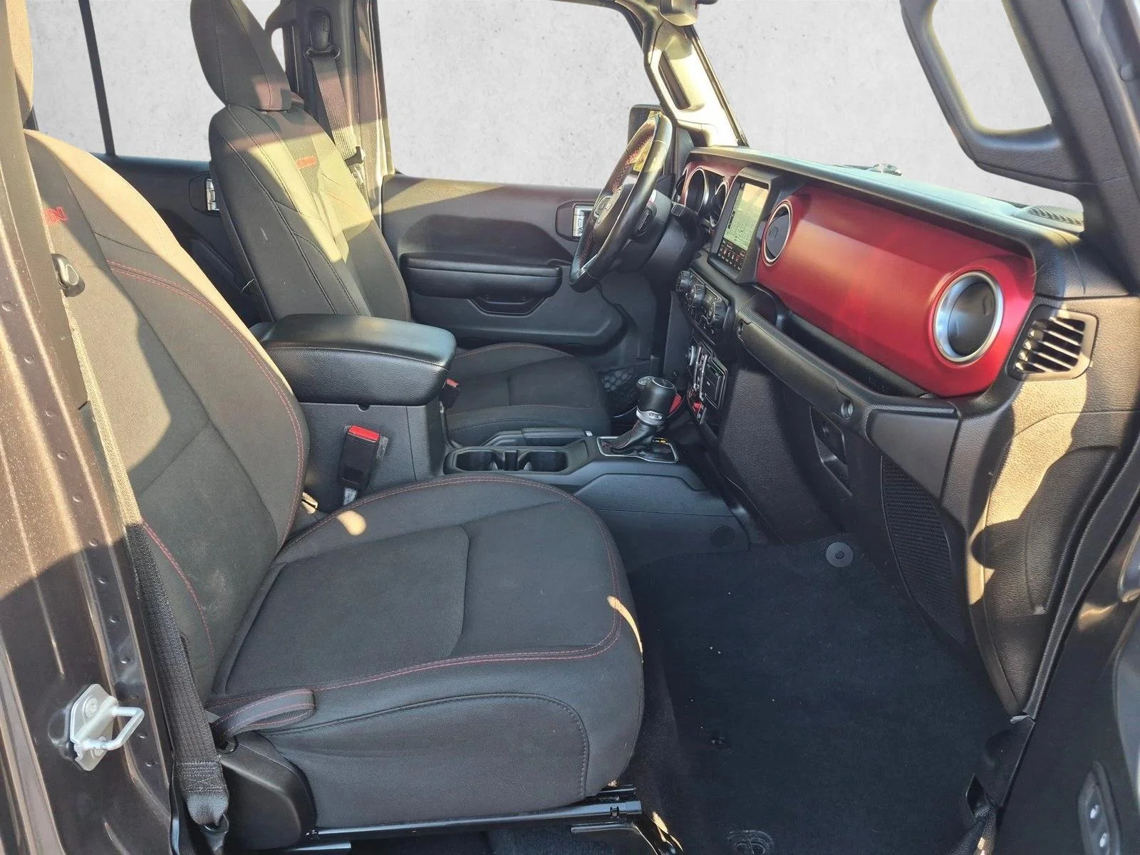 Used 2021 Granite Crystal Clearcoat Metallic Jeep Rubicon image 19