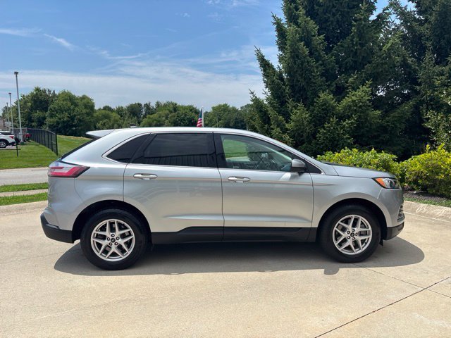 Used 2024 Silver Ford SEL image 5