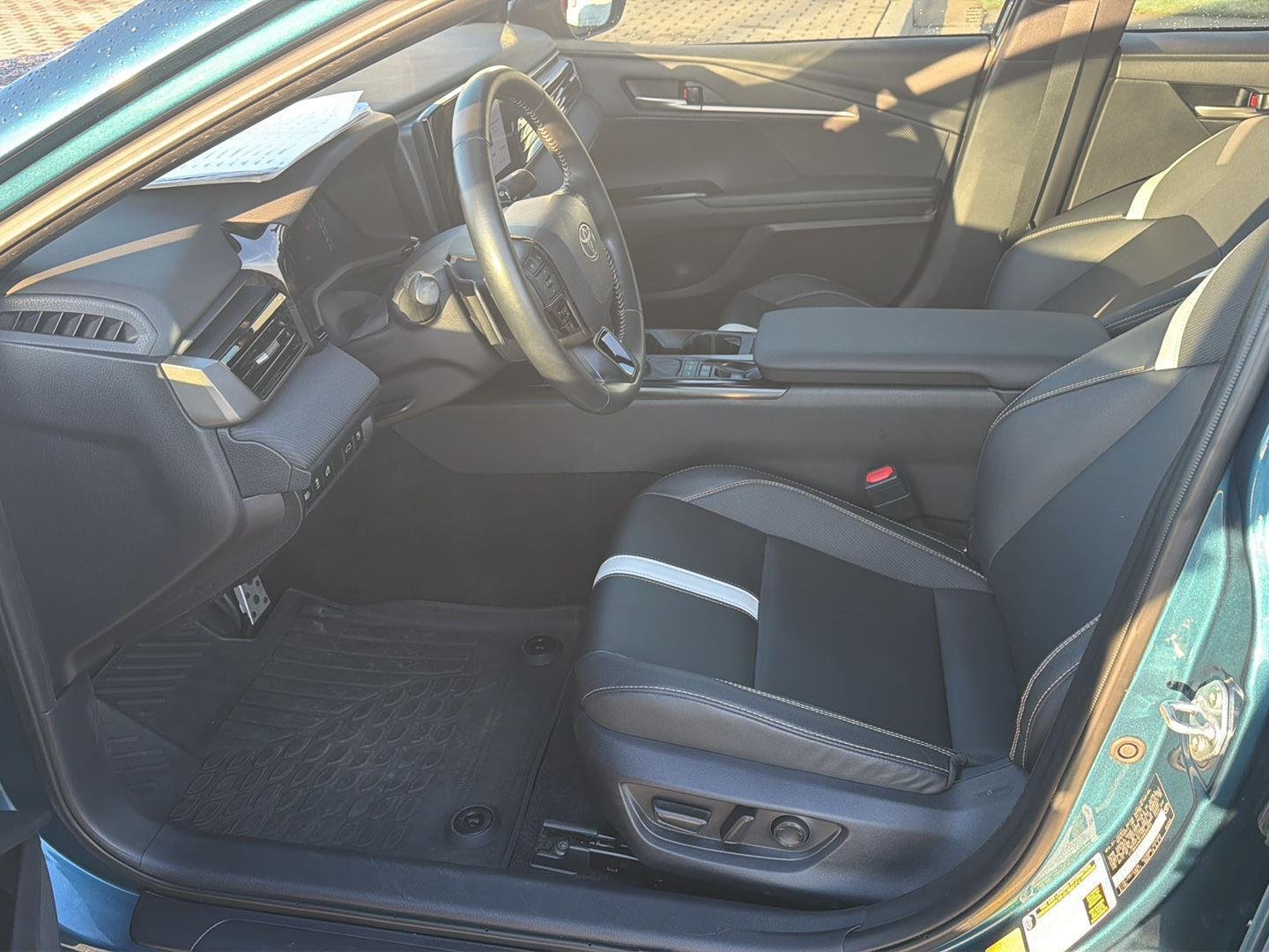 Used 2025 Ocean Gem Toyota SE image 10