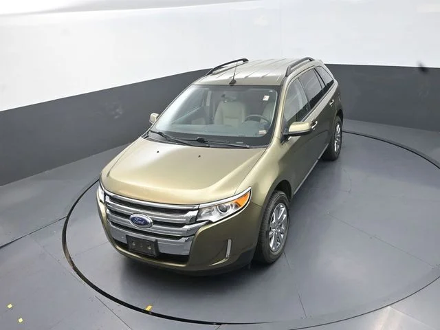 Used 2013  Ford SEL image 25