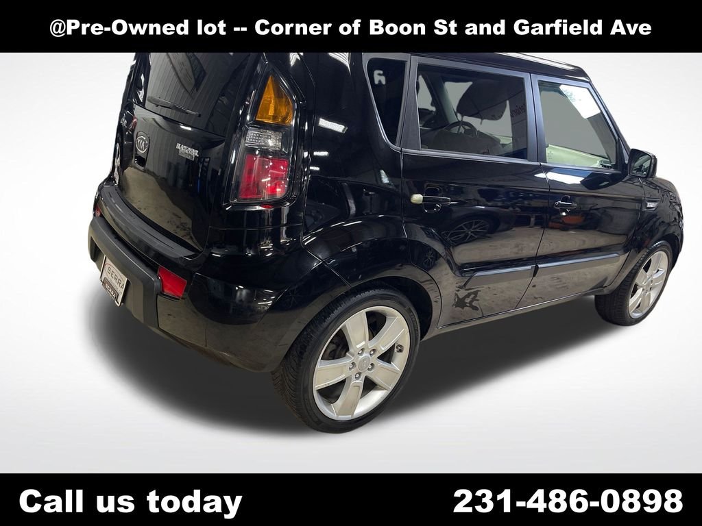 Used 2011 Gray Kia Exclaim image 10