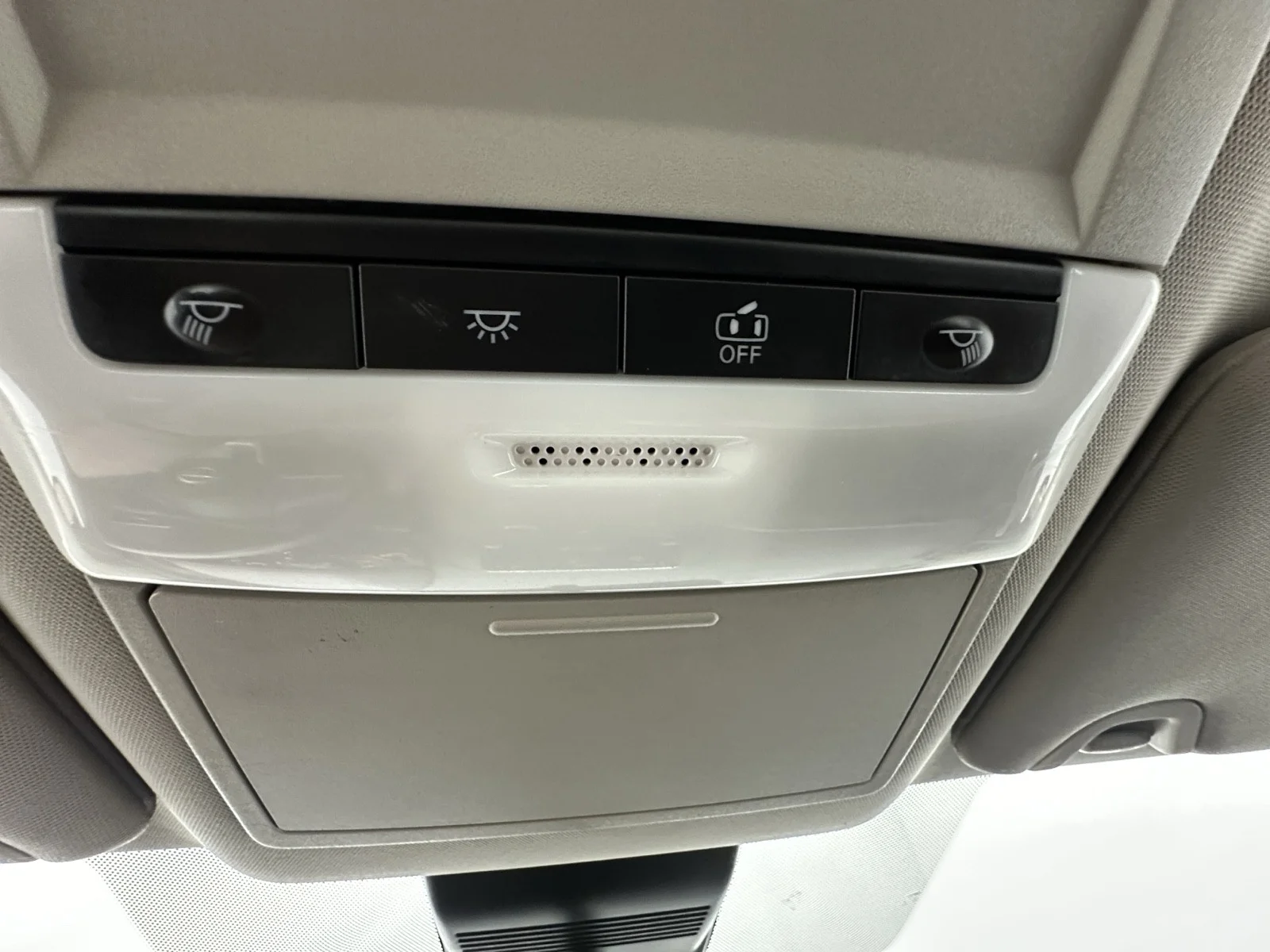 Used 2022 Gun Metallic Nissan 2.5 SR image 27
