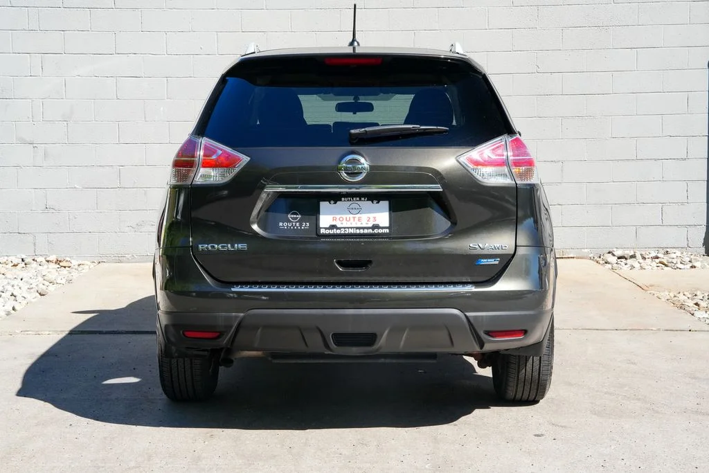 Used 2014 Black Nissan SV image 6