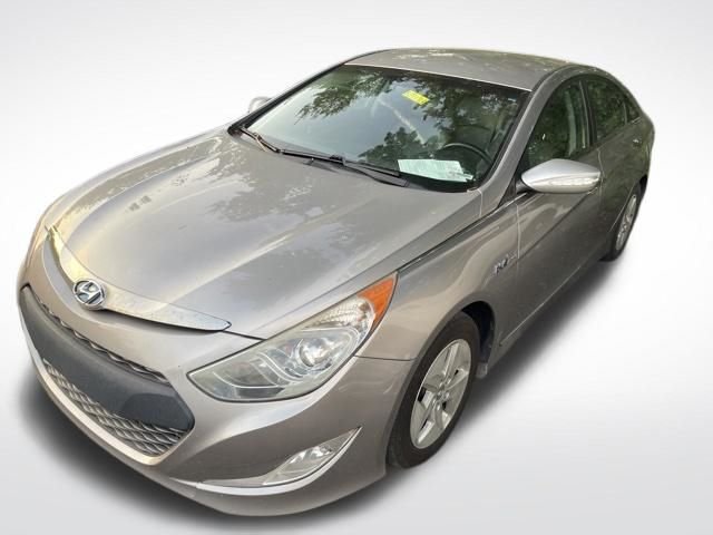Used 2012 Silver Metallic Hyundai Base image 4