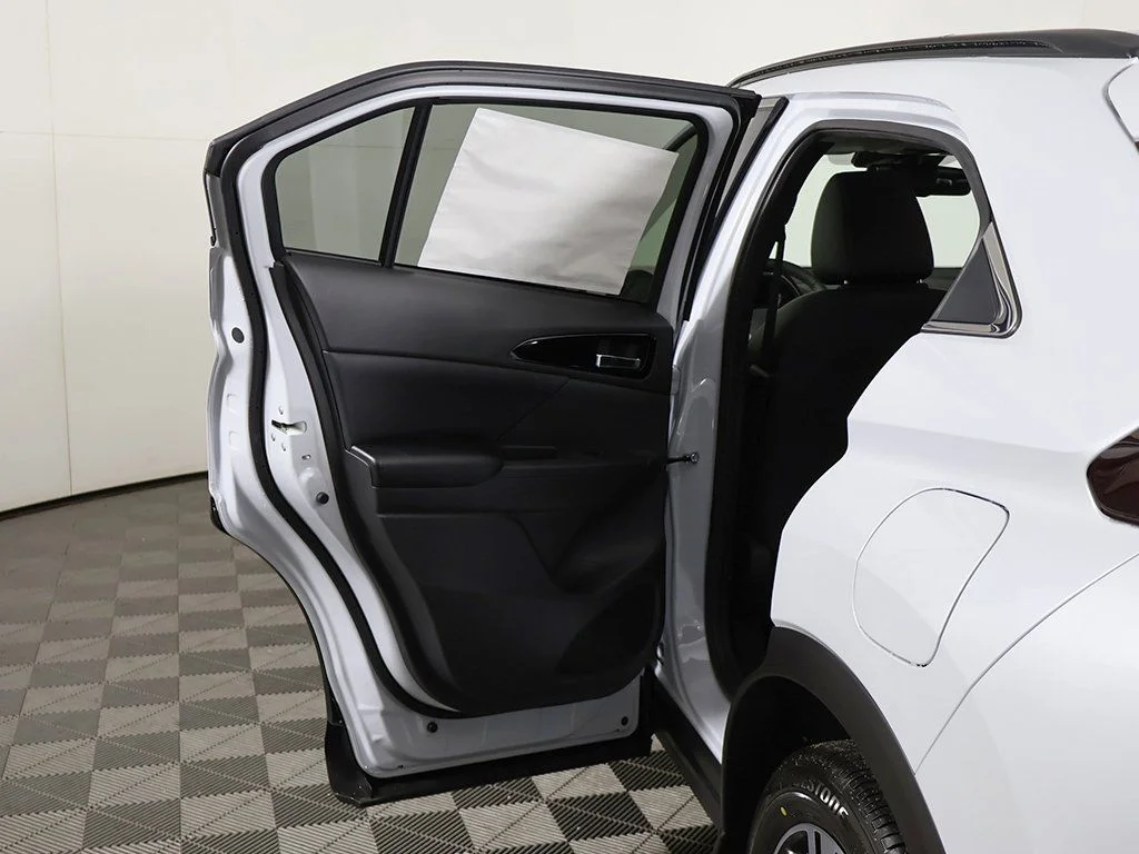 New 2026 White Mitsubishi SE image 23