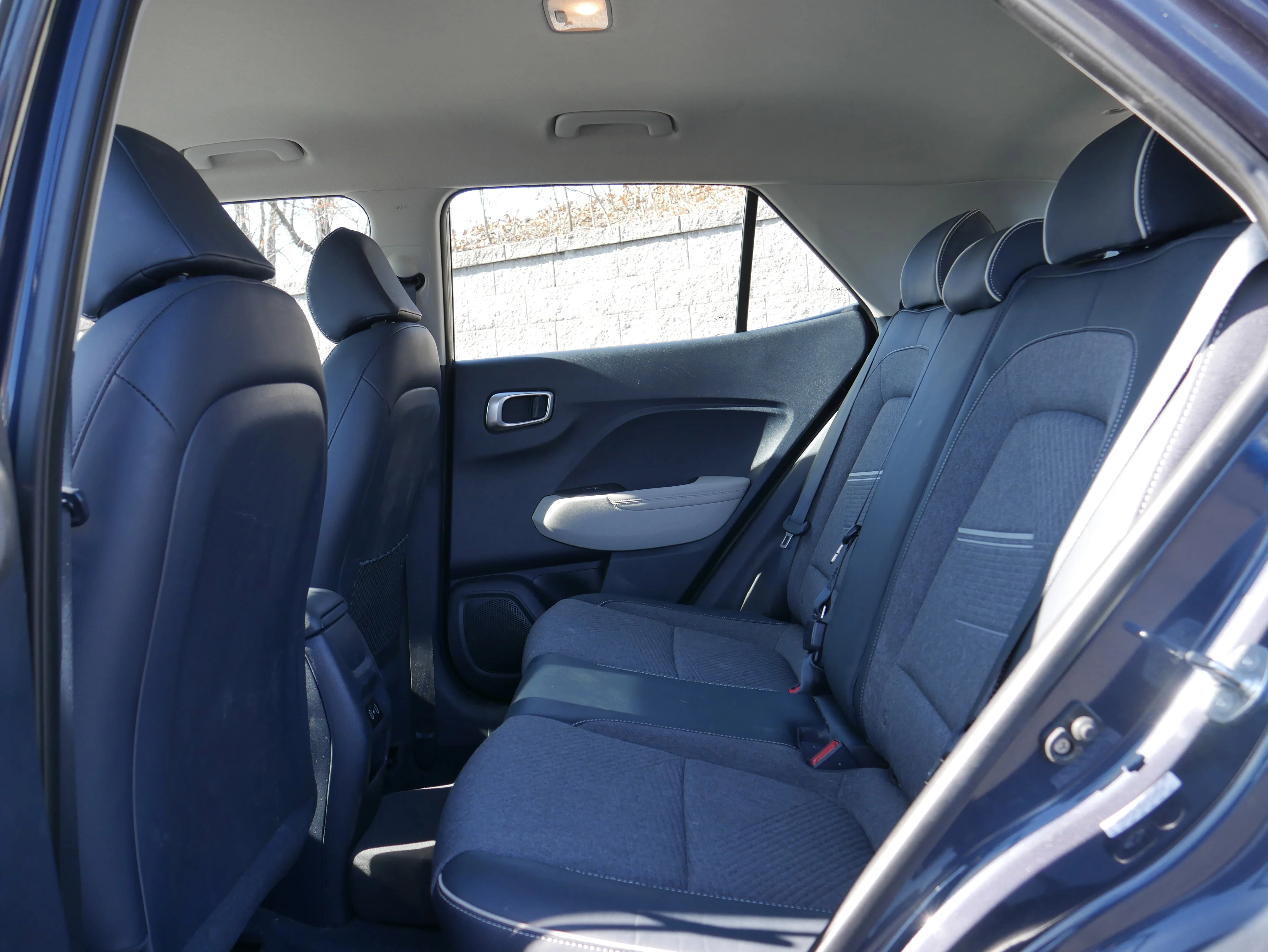2024 Hyundai Venue Limited - Photo 14