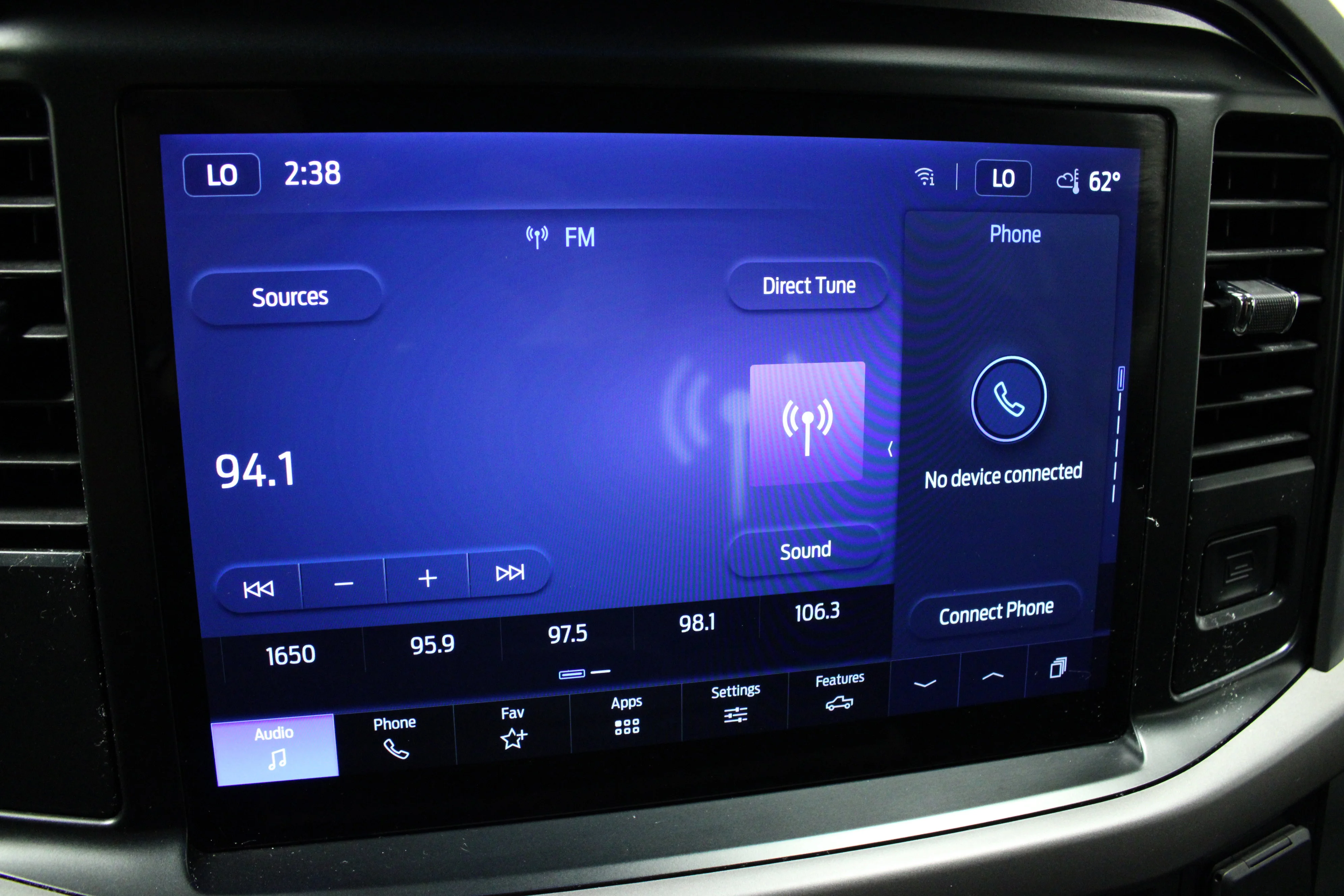 Used 2025 Agate Black Metallic Ford XLT image 26
