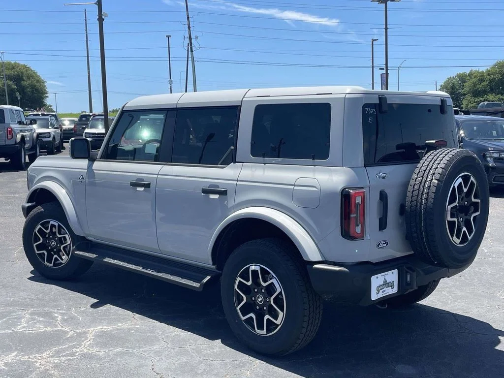New 2026 White Ford Outer Banks image 5