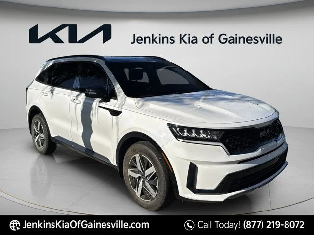 Used 2023 White Kia S image 11