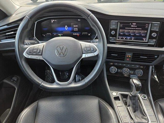 Used 2024 Opal White Pearl Volkswagen SE image 21