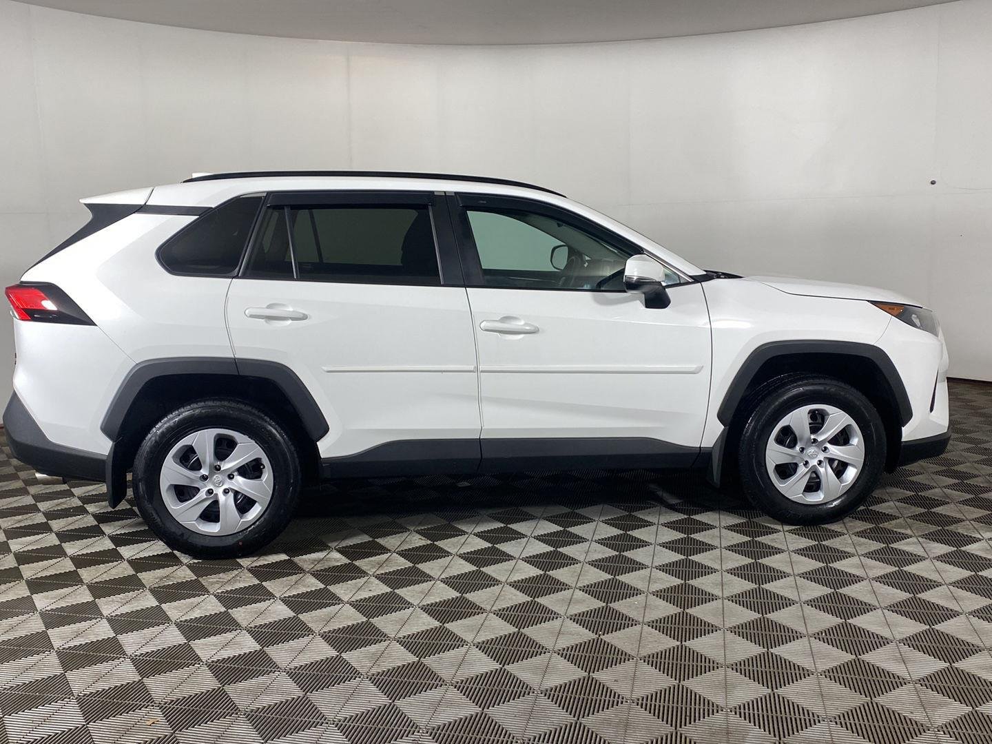 Used 2020 Super White Toyota LE image 8