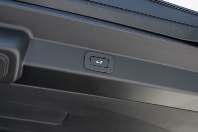 New 2026  Land Rover SE image 67