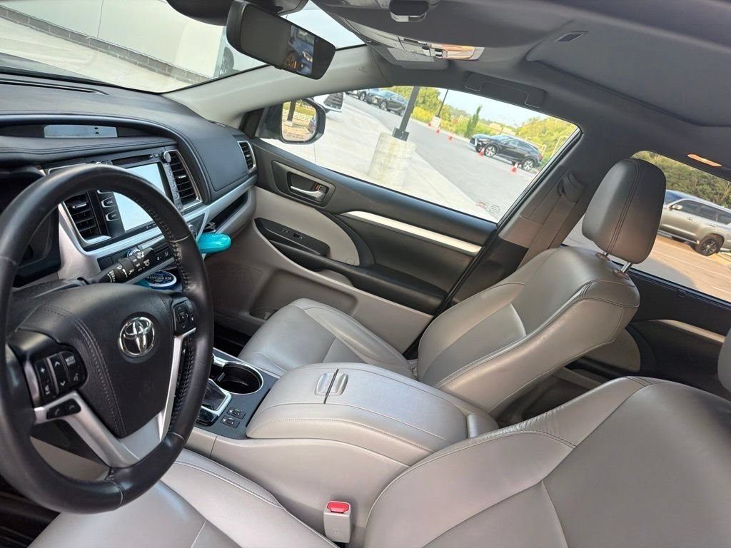 Used 2019 Predawn Gray Mica Toyota SE image 24