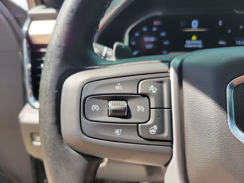 Used 2025 Silver GMC Denali image 24