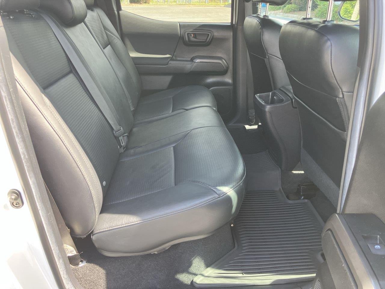 Used 2022 White Toyota TRD Off-Road Double Cab image 33