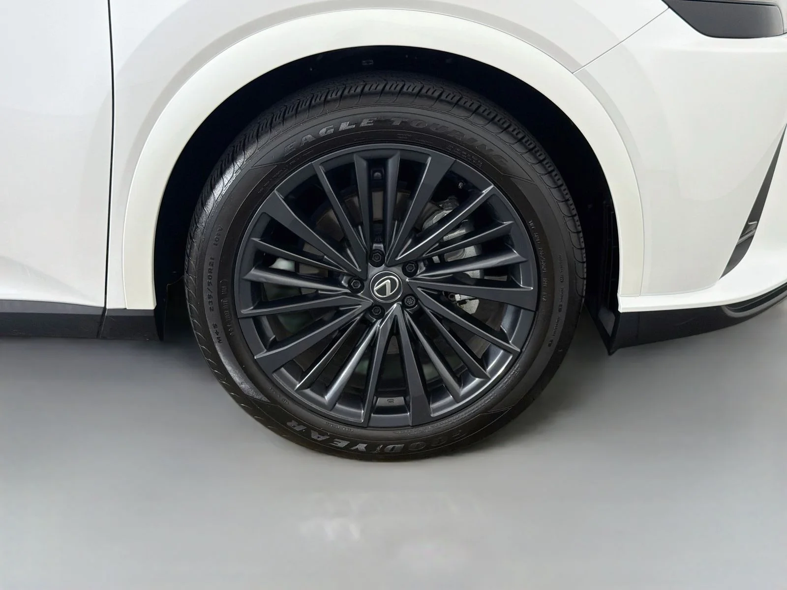 Used 2025 White Pearl Lexus 350h Premium image 36