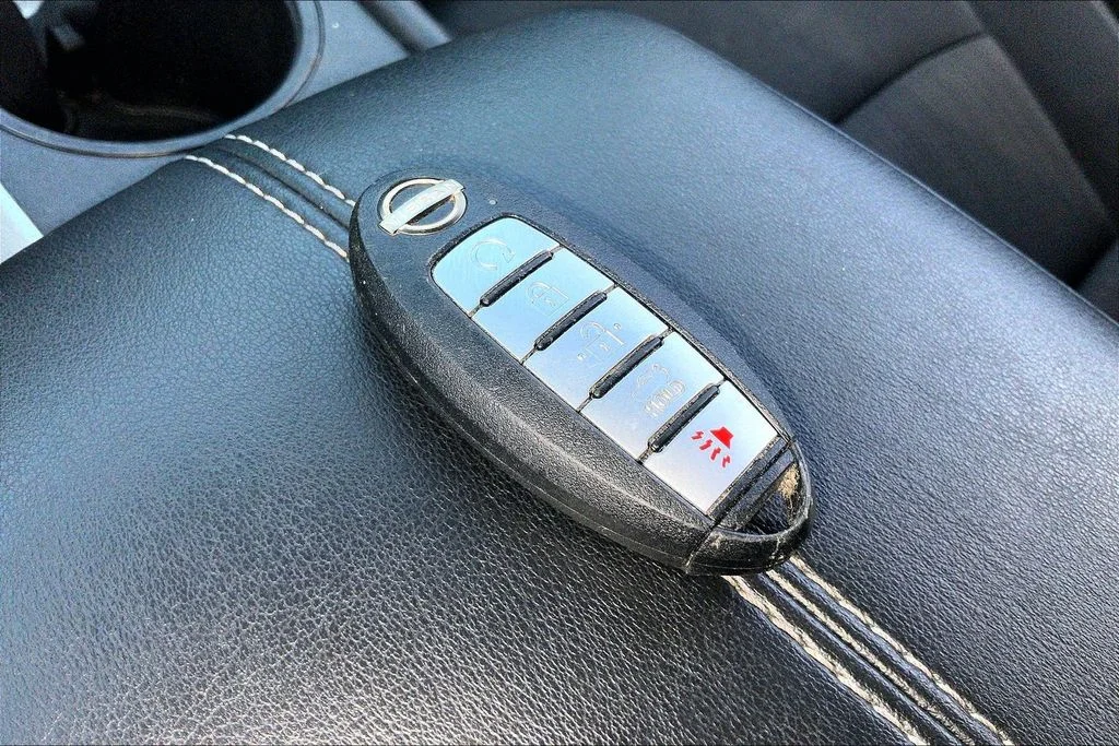 Used 2025 Gray Nissan 2.5 SV image 31