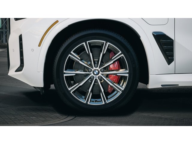 New 2026 Alpine White BMW  image 7