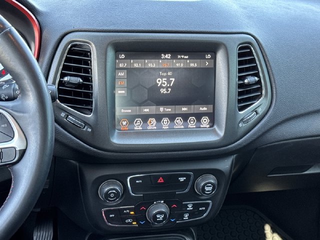 Used 2018 Black Jeep Trailhawk image 16
