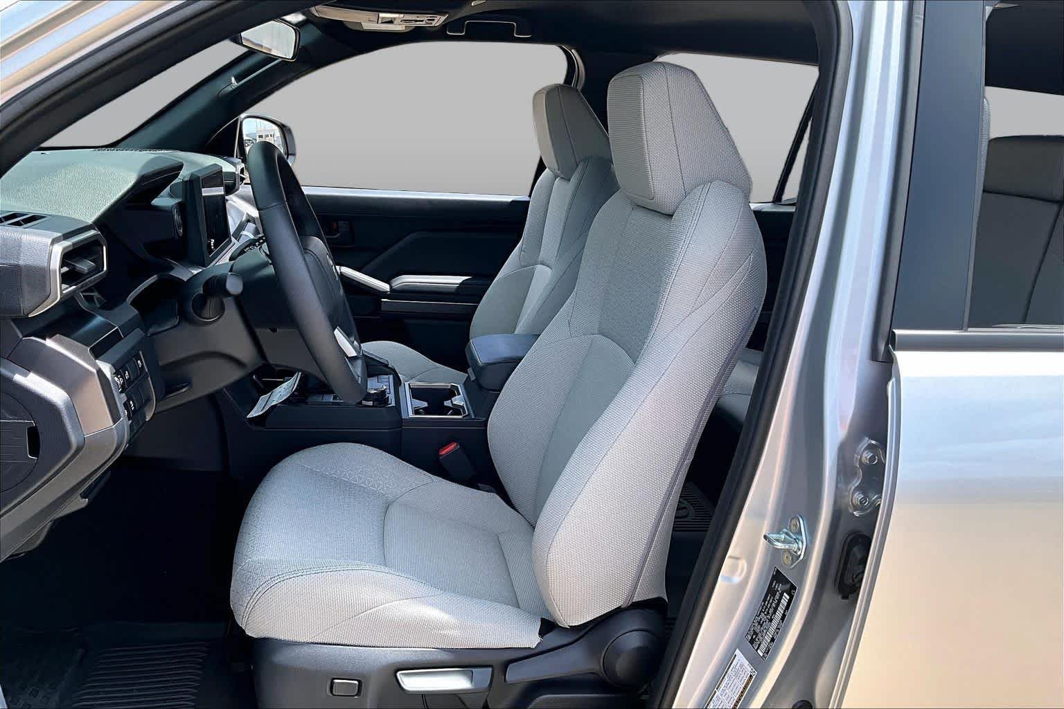 Used 2026 Cutting Edge Toyota SR5 image 8
