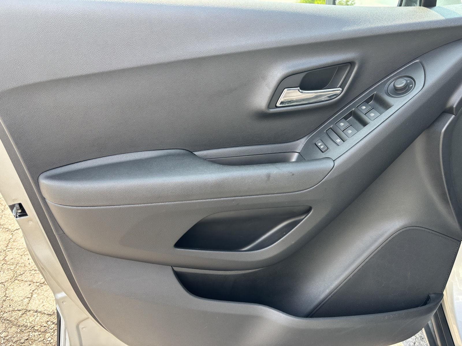 Used 2019 Silver Ice Metallic Chevrolet LS image 14