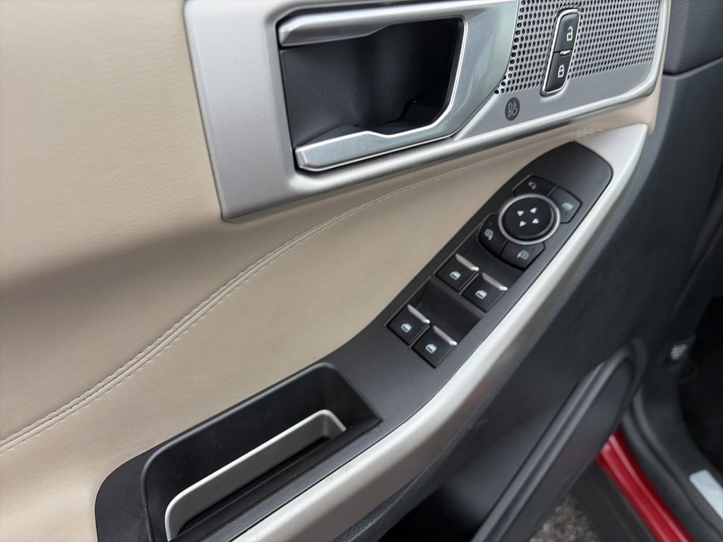 Used 2023 Red Ford Limited image 19