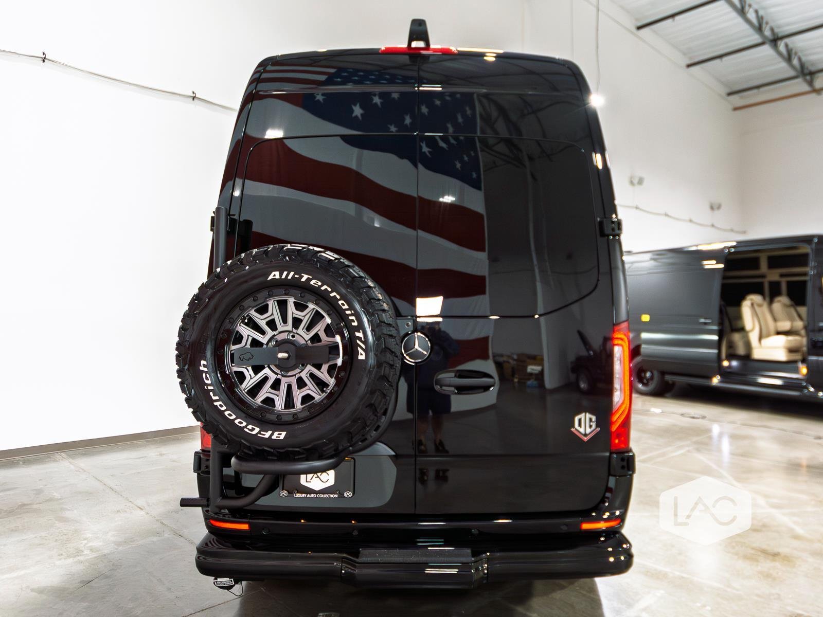 New 2026 Obsidian Black Metallic OGV Luxury Coach 144 AWD ULTIMATE ADV w/ 540ah PKG image 14