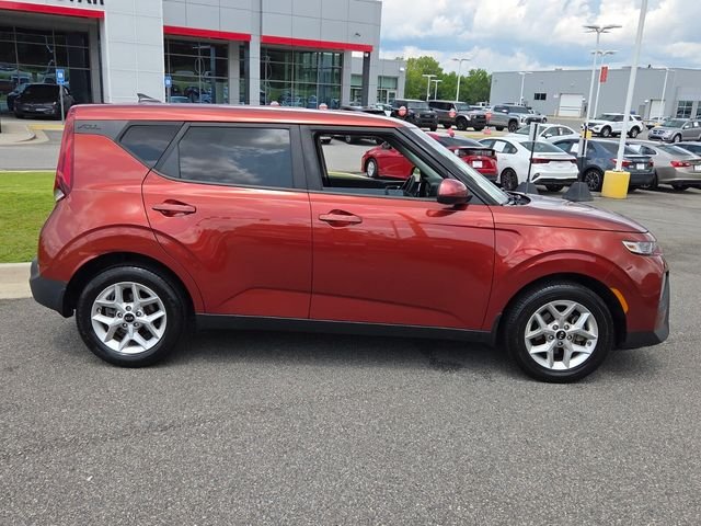 Used 2021 Orange Kia S image 13