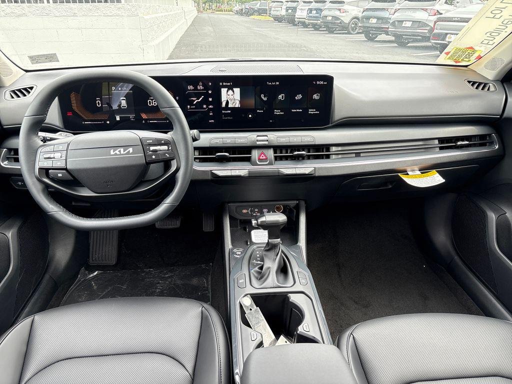 New 2026 Snow White Pearl Kia EX image 26