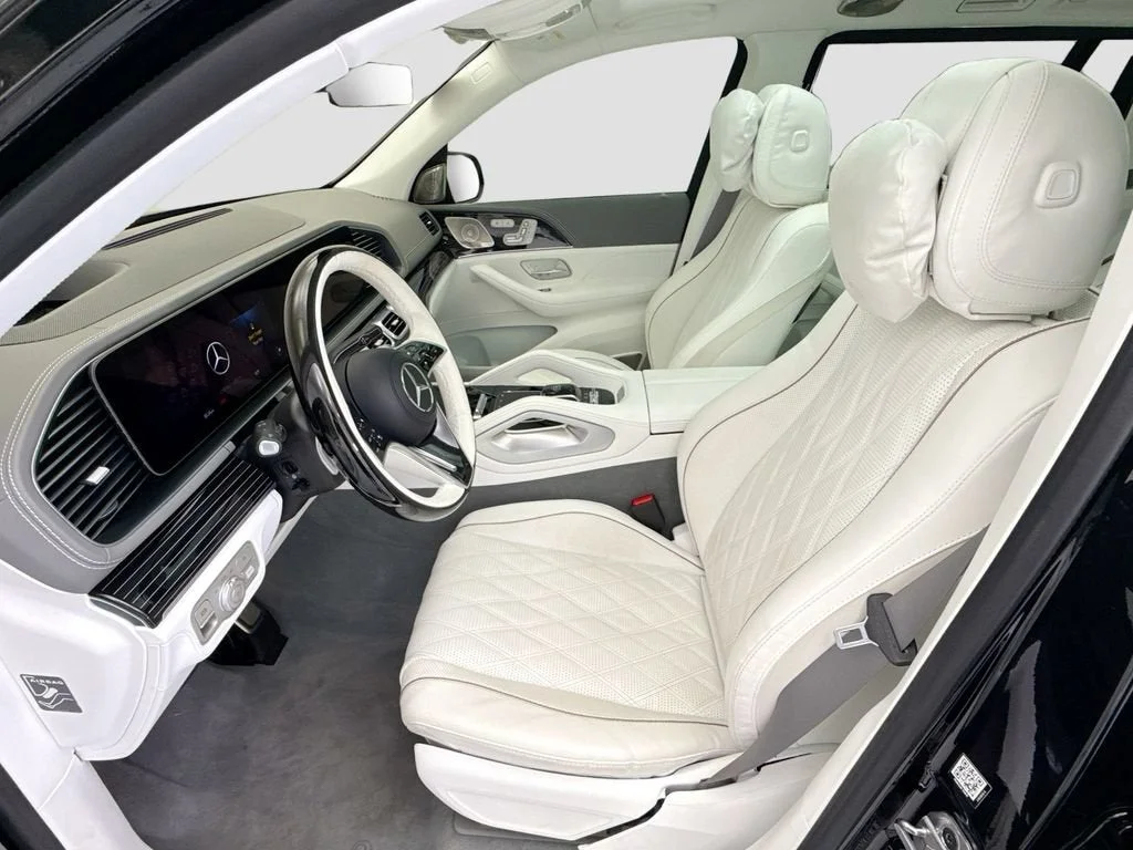 Used 2025  Mercedes-Benz Maybach GLS 600 image 18