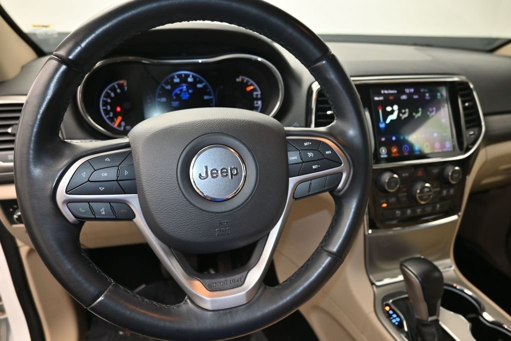 Used 2022 White Jeep Laredo E image 21