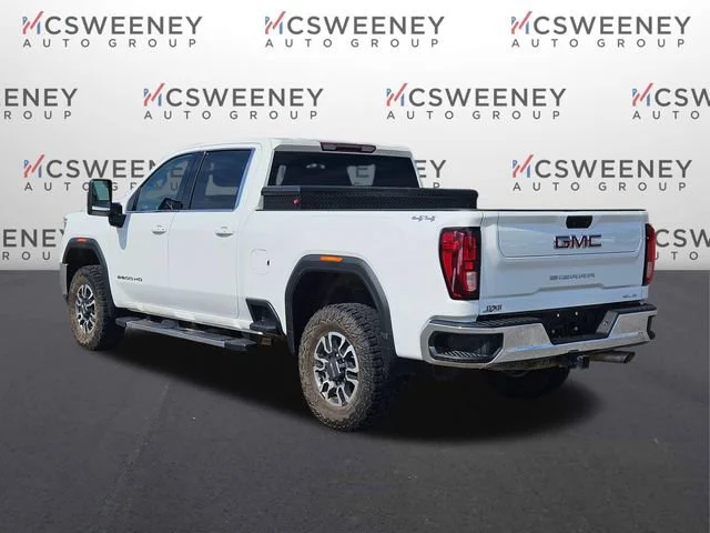 Used 2022 Summit White GMC SLE image 3