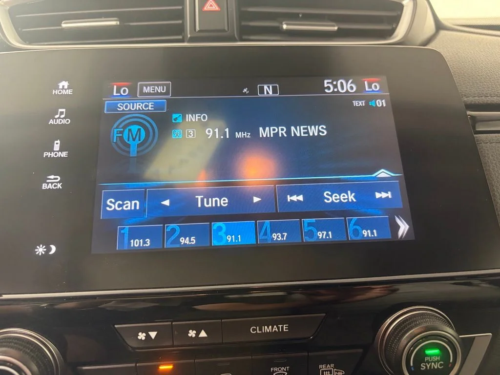 Used 2019  Honda EX image 3