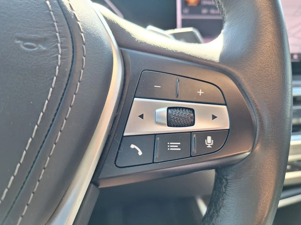 Used 2024 White BMW sDrive40i image 14