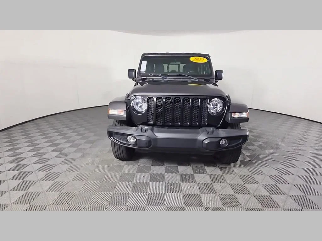 Used 2022 Granite Crystal Metallic Clearcoat Jeep Altitude image 51