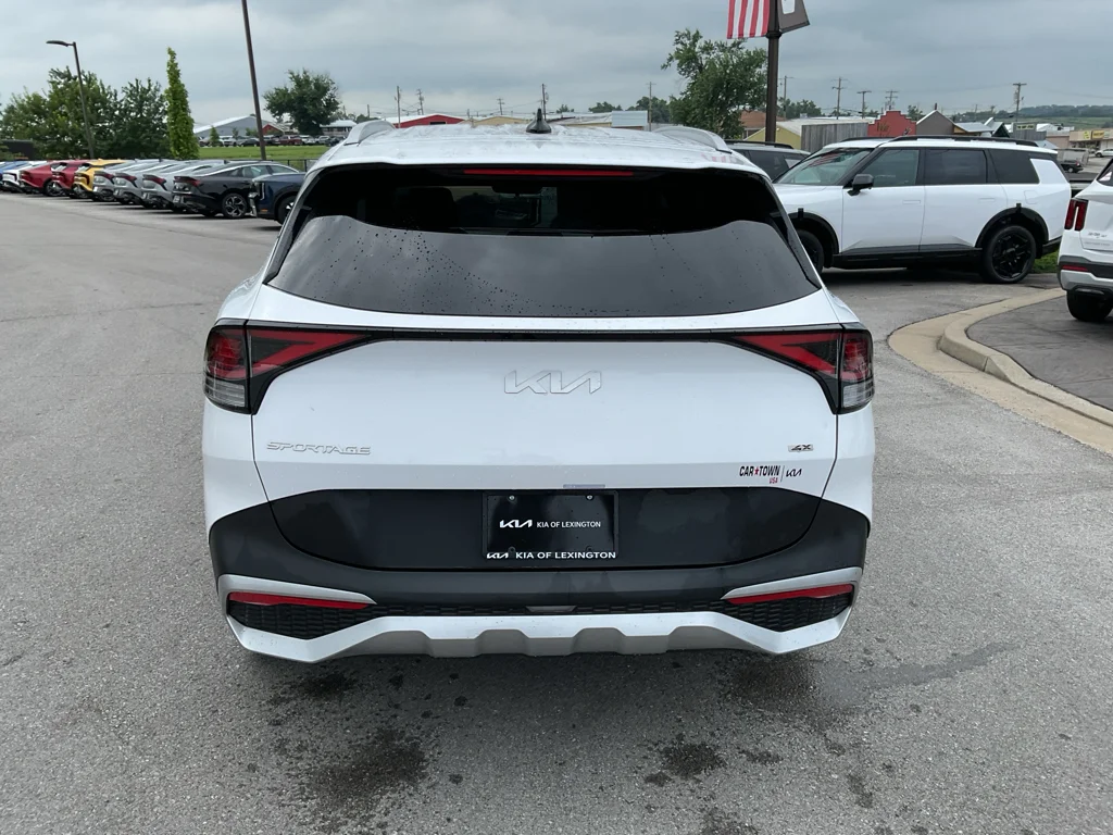 Used 2024 Glacial White Pearl Kia EX image 8