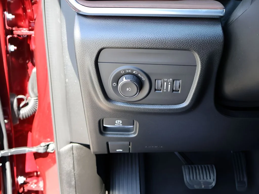 Used 2025 Velvet Jeep Summit image 37