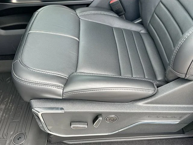 New 2026 White Metallic Ford Platinum image 14