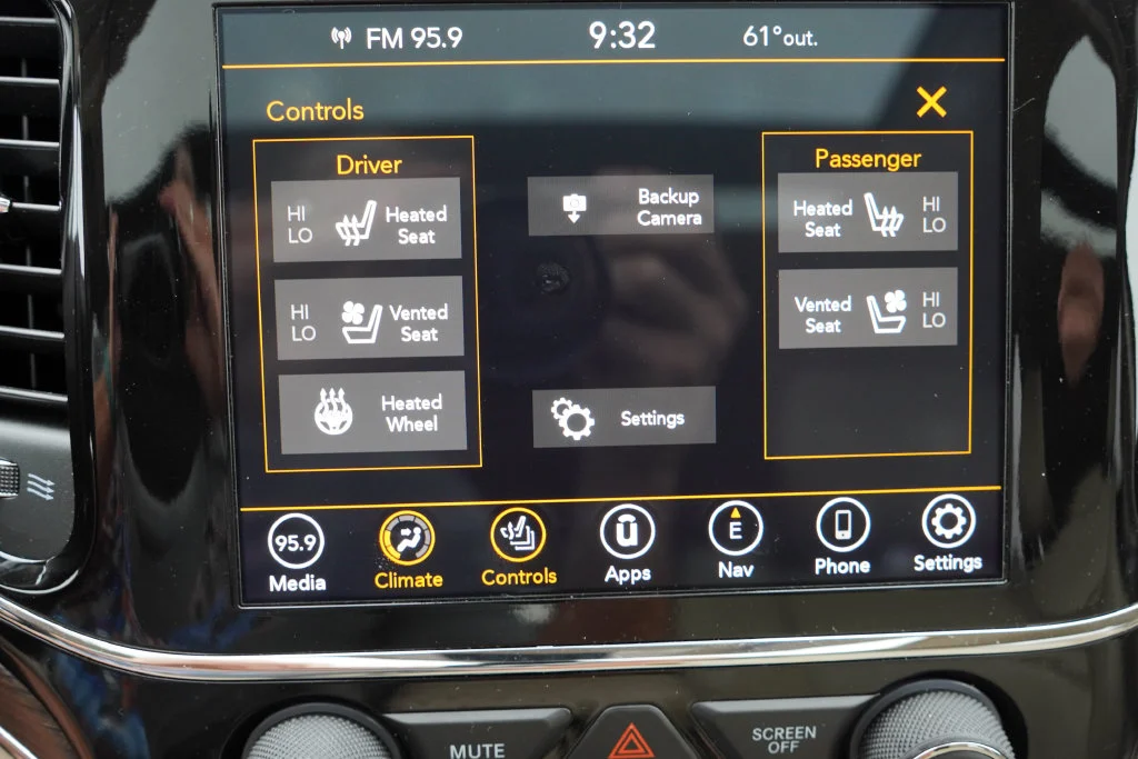 Certified Used 2021 White Jeep Overland image 30