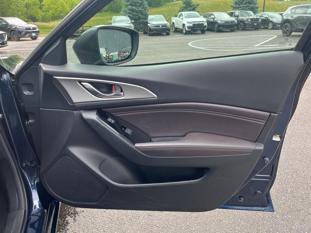 Used 2018 Blue Mazda Touring image 11