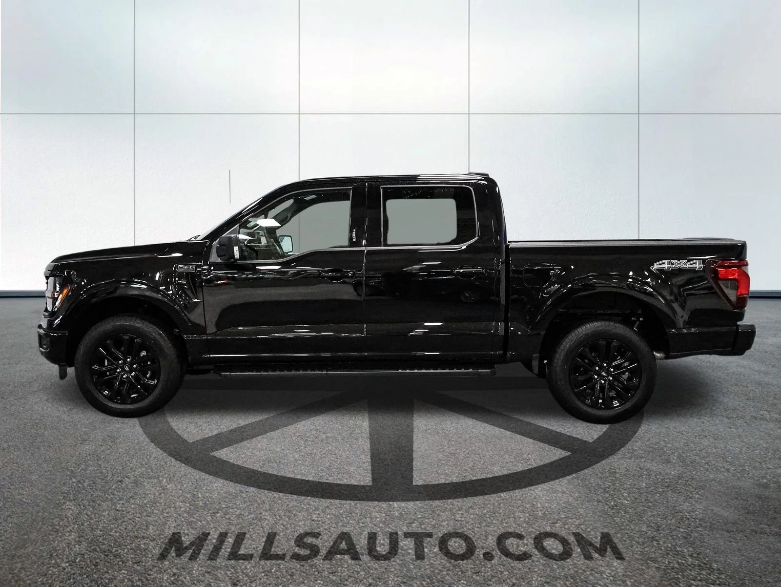 Used 2026 Agate Black Metallic Ford XLT image 3