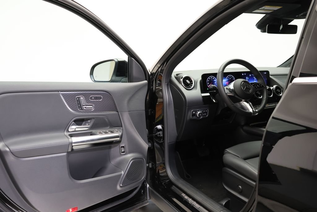 Certified Used 2026 Night Black Mercedes-Benz GLA 250 image 36