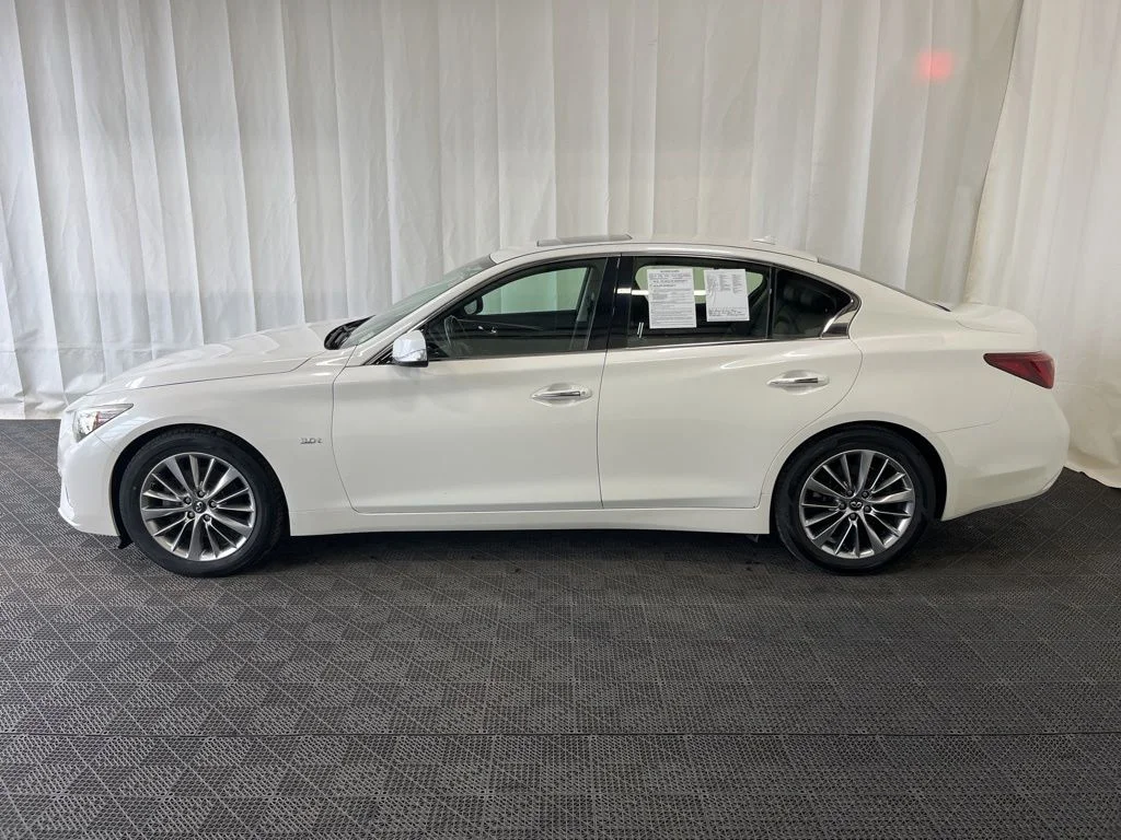 Used 2018 White INFINITI 3.0t LUXE image 26