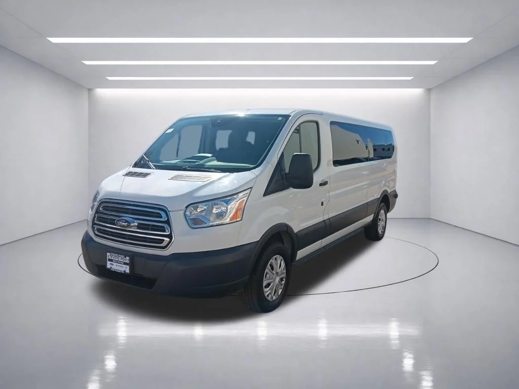 Used 2018 Oxford White Ford XLT image 3