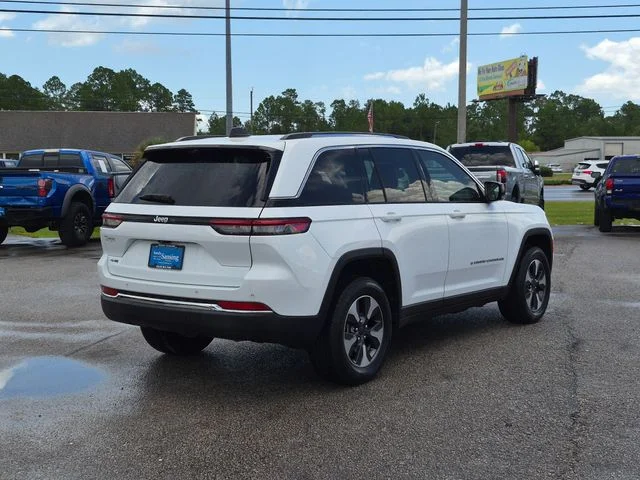 Used 2022 White Jeep 4xe image 5
