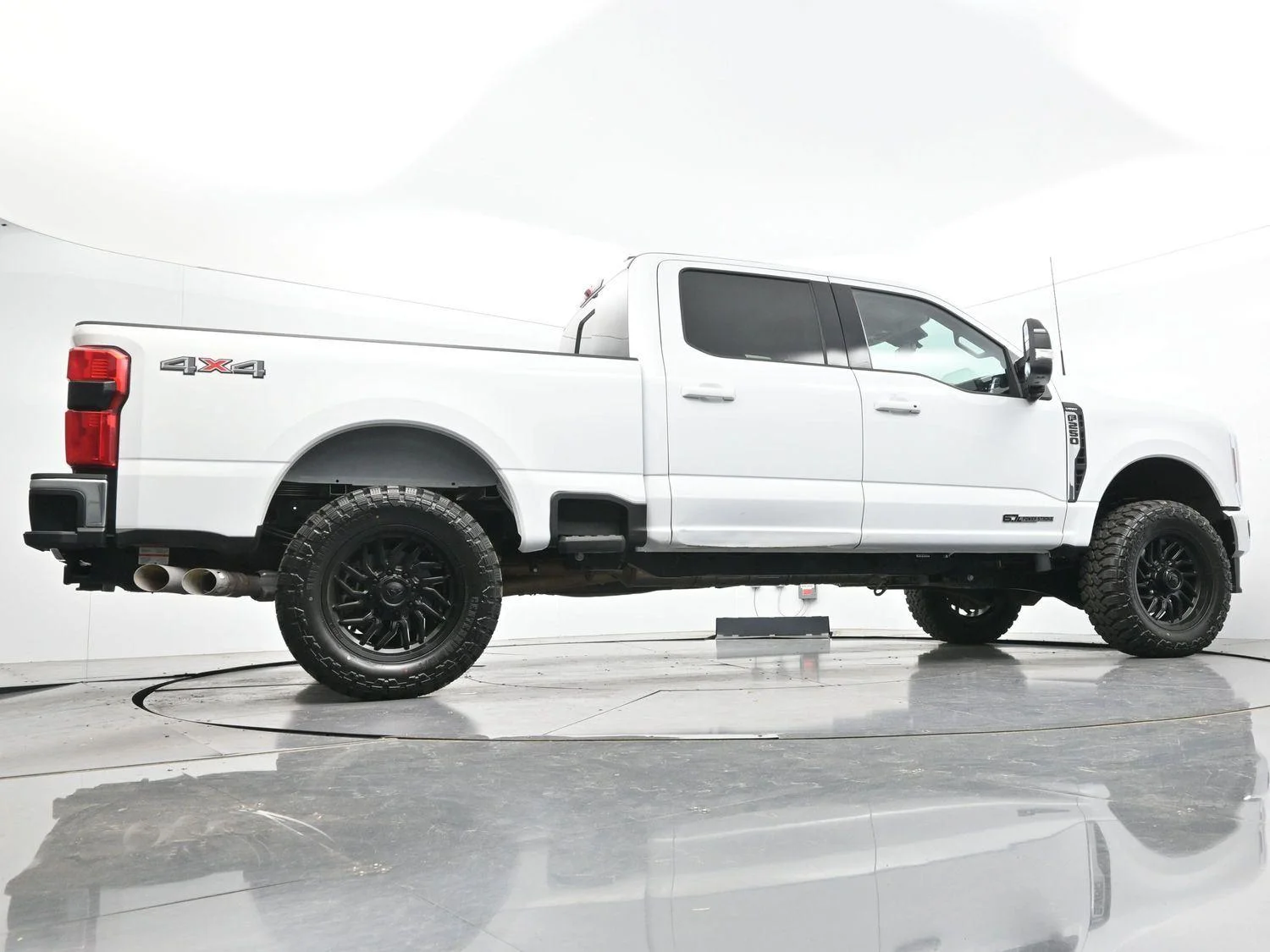 Used 2024 Oxford White Ford LARIAT image 44